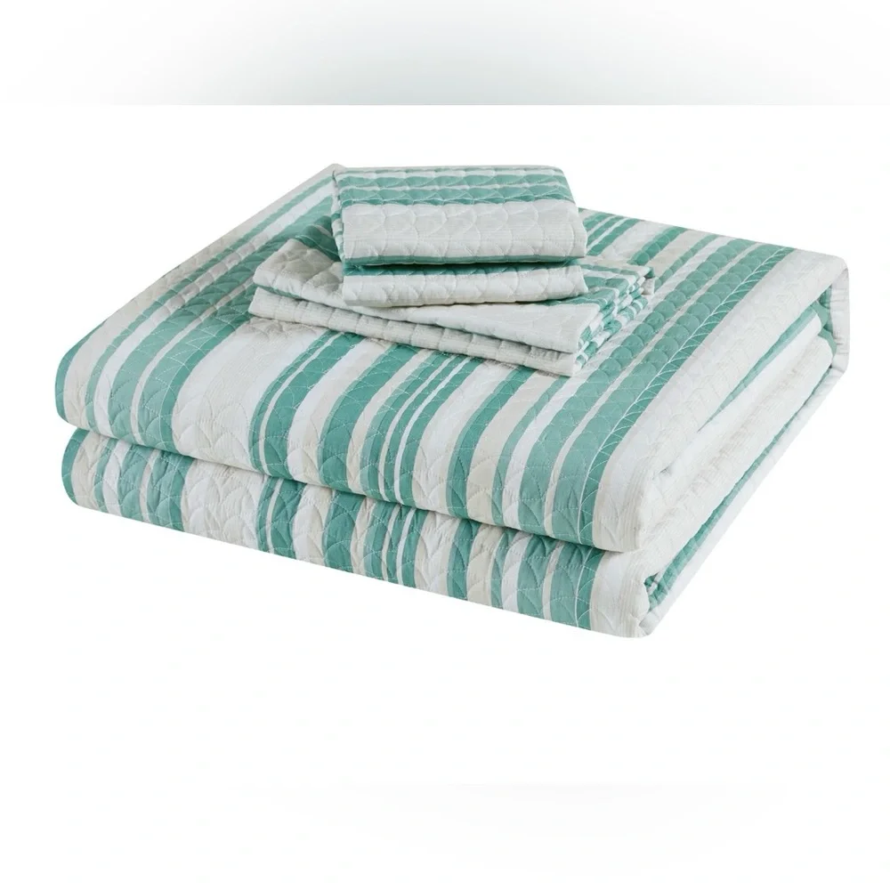 Mainstays Green Vertical Stripe microfiber Quilt, King - Reversible